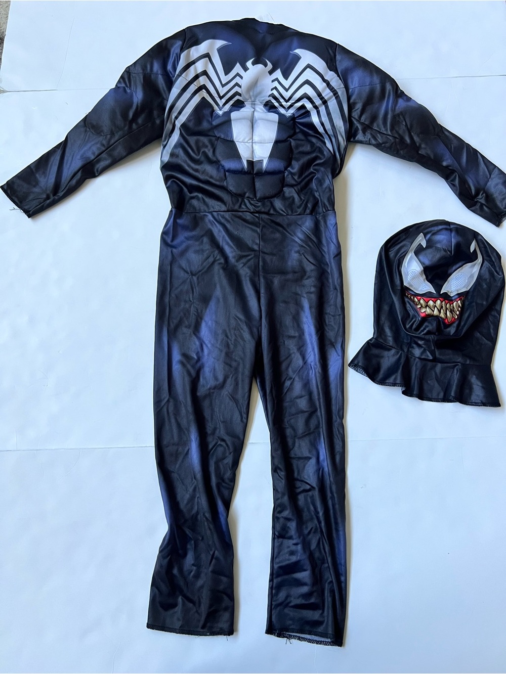 Jazwares Marvel Venom Child Costume Padded Muscles Jumpsuit Mask Small (4/7) - Picture 5 of 16